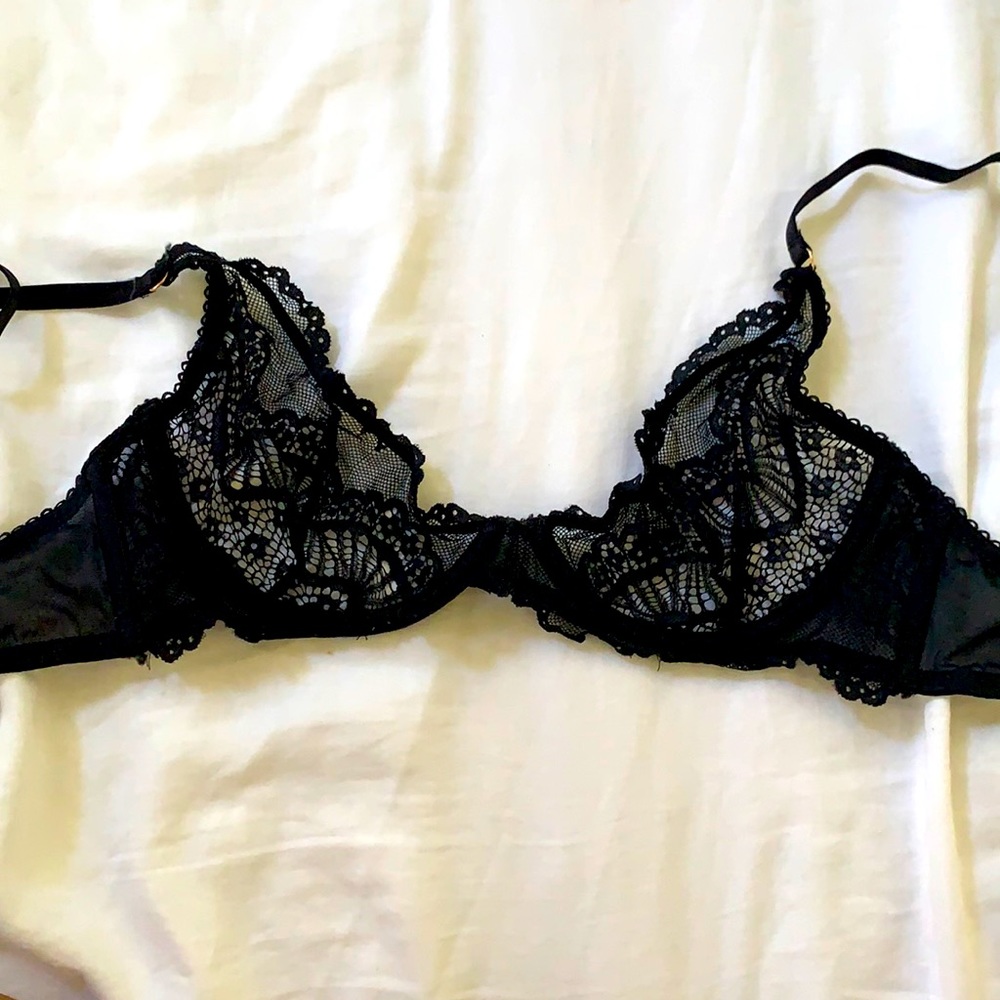 Scalloped Lace Unlined Bra
